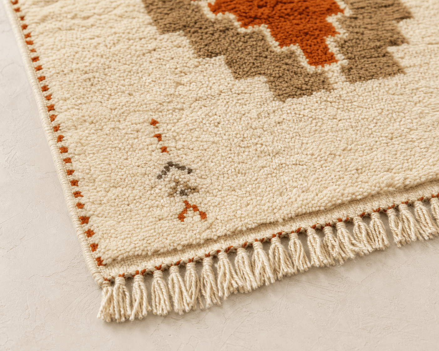 Oued Stone border and fringe detail